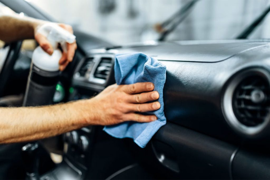 Prestation de lavage de voiture interieur et exterieur par Purity