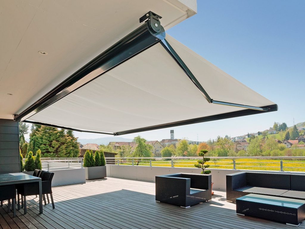 Prestation de nettoyage de store-bannes et parasols par Purity