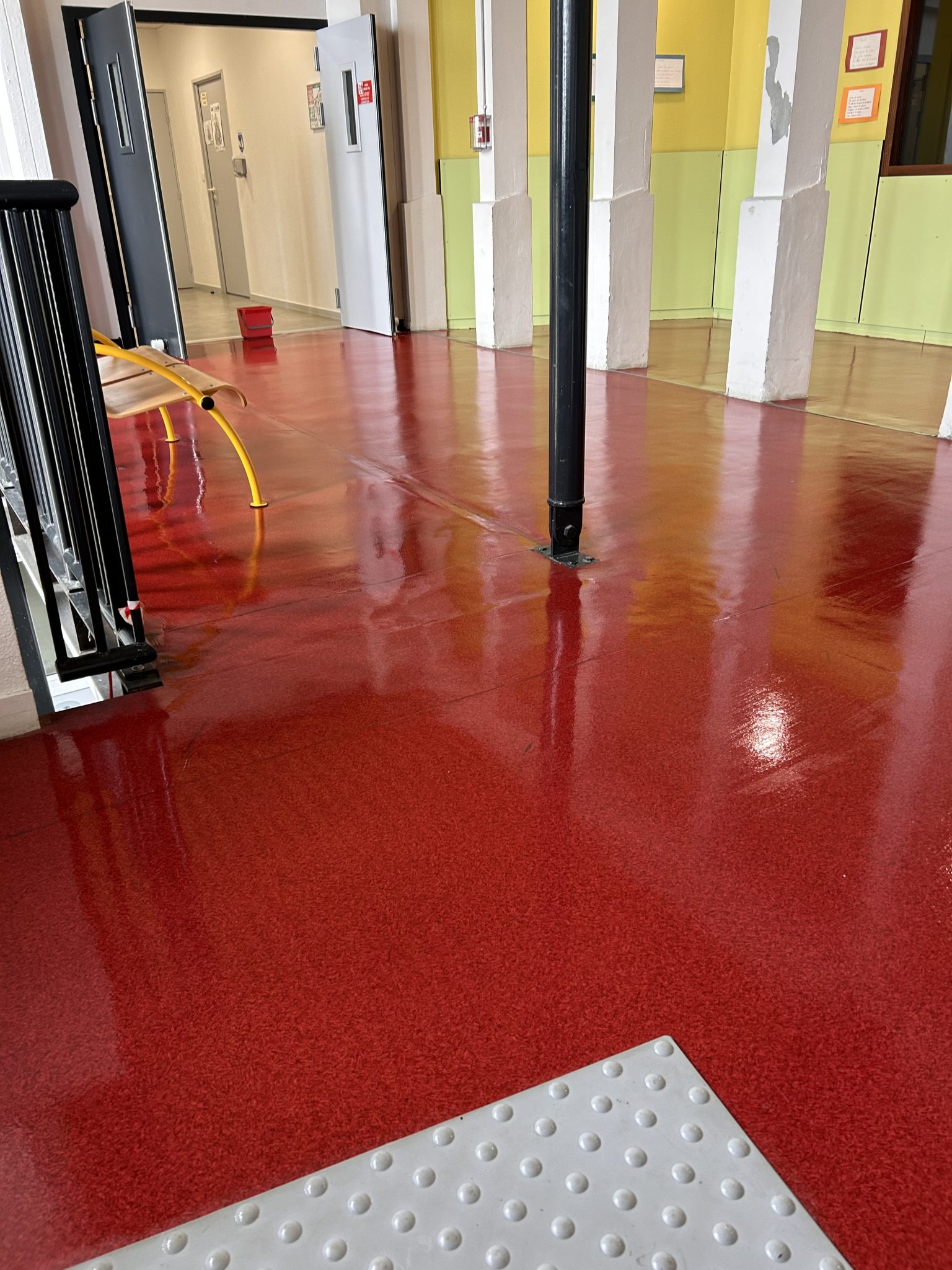 Photo 3 du college Boris Vian après le nettoyage des travaux par Purity