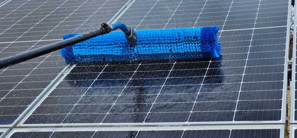 Nettoyage de panneaux solaires à Lyon