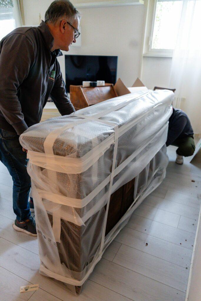 Comment se débarrasser de vieux meubles ? Astuces & solutions
