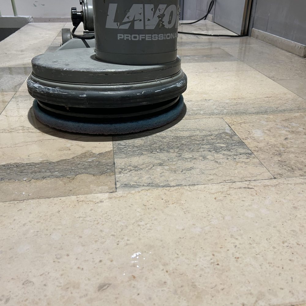 Photo-2-apres-nettoyage-escaliers-copropriete-quartier-la-duchere-lyon