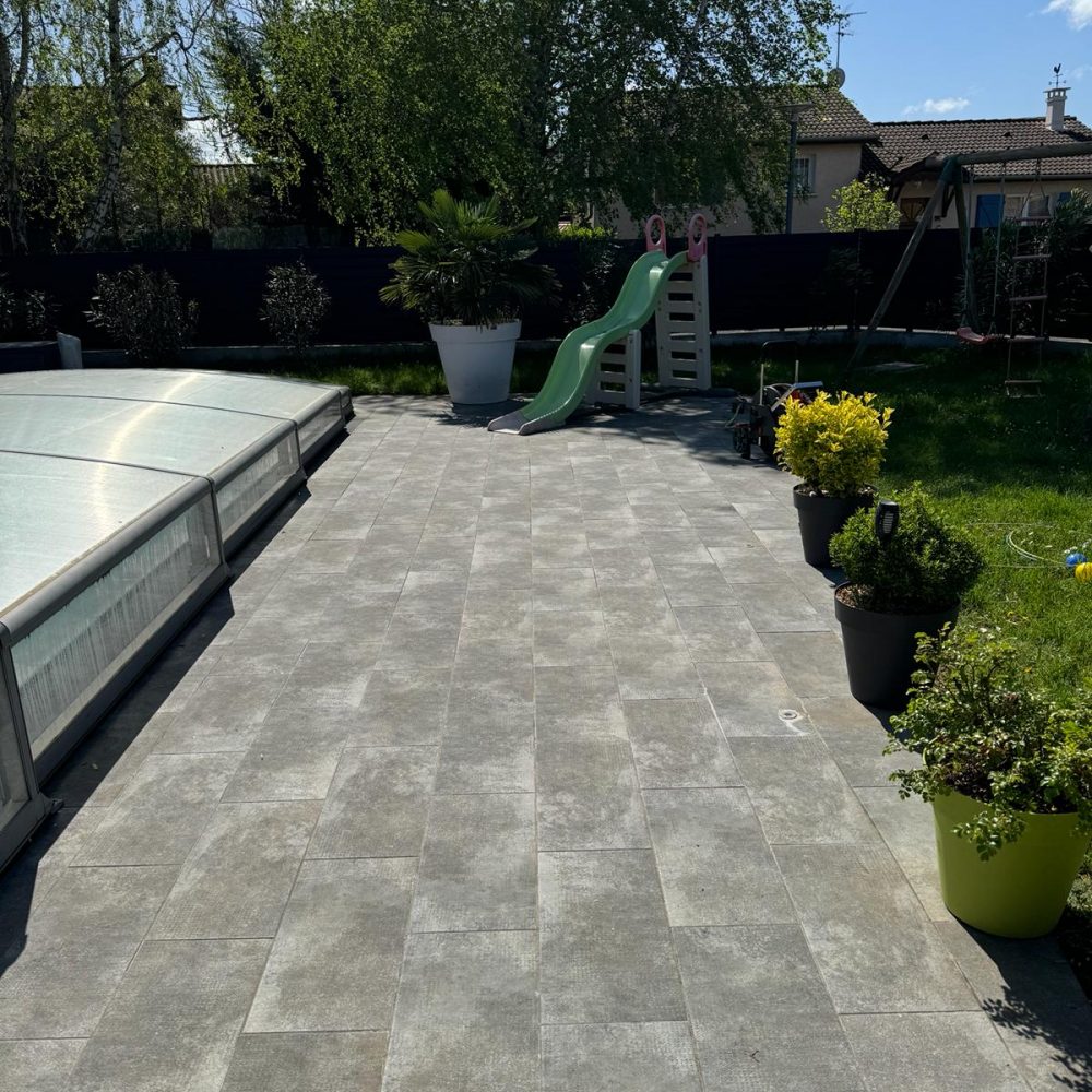 Photo 2 après nettoyage de la terrasse d'un résident lyonnais par Purity