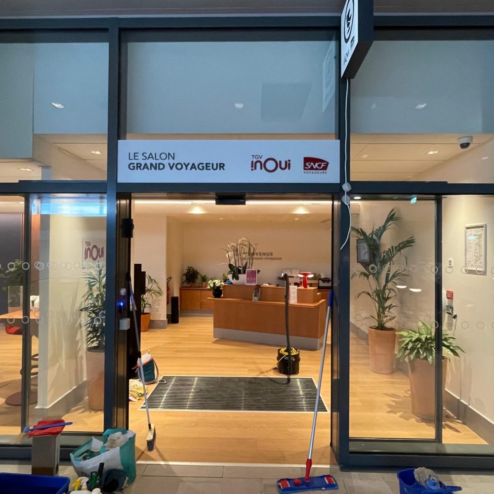 Photo 2 après le nettoyage du salon grand voyageur de la gare sncf de lyon par Purity