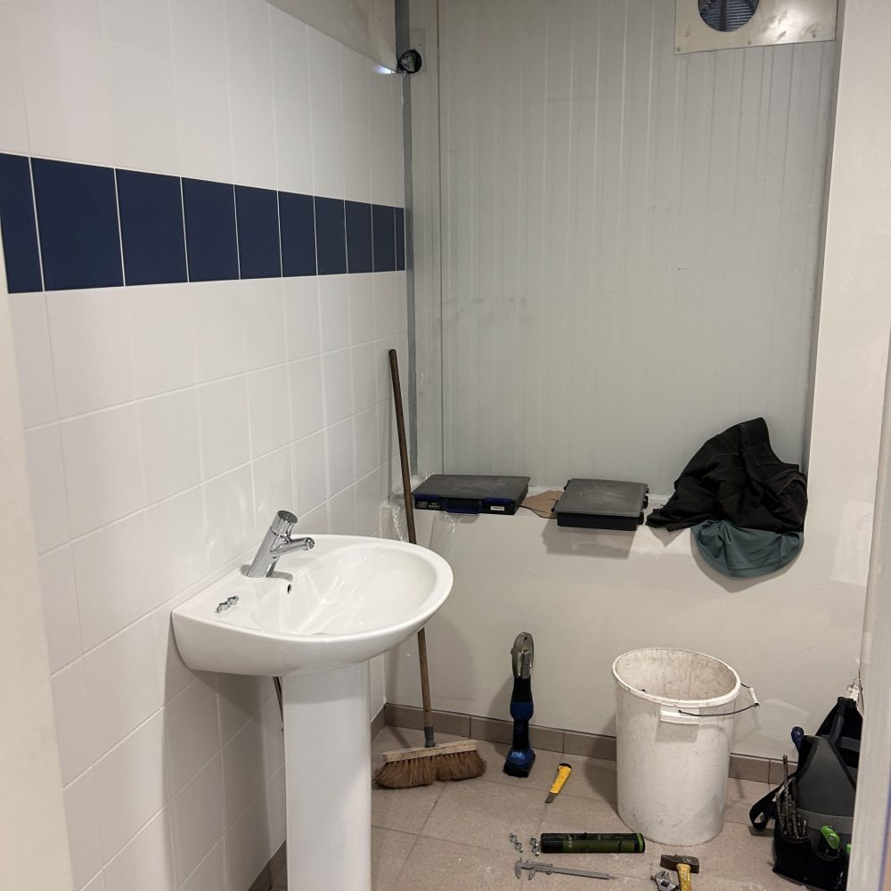 Photo 5 avant le nettoyage du chantier d'un depot TCL par Purity