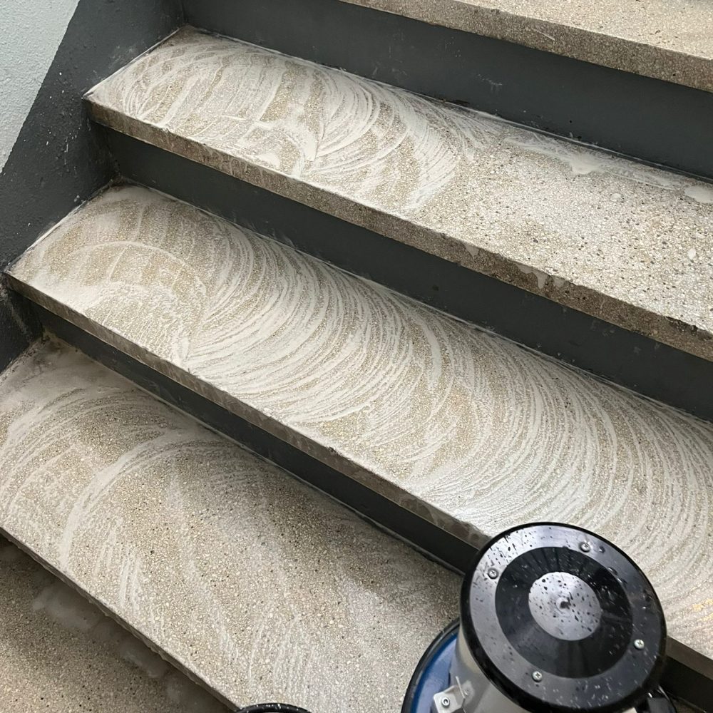 Photo-3-avant-nettoyage-escaliers-copropriete-quartier-la-duchere-lyon