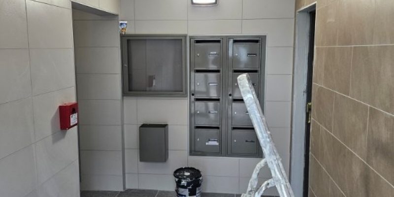 Photo 1 du nettoyage après chantier d'un immeuble à Caluire-et-Cuire avant l'intervention de PURITY