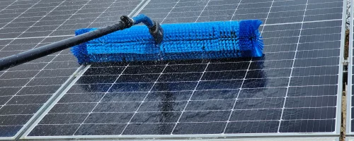 Nettoyage de panneaux solaires à Lyon