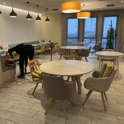 photo-4-avant-remise-etat-sol-resrataurant-par-purity-corp